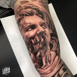 tatuaje_brazo_cara_terror_logiabarcelona_javier_arcia    